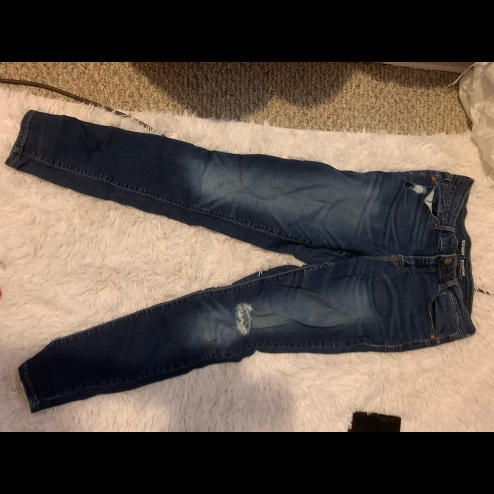 Old navy jeans great condition distressed size 6